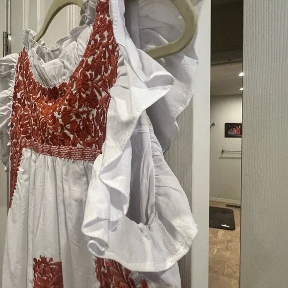 J Marie brand flutter sleeve embroidered blouse - Picture 5 of 9